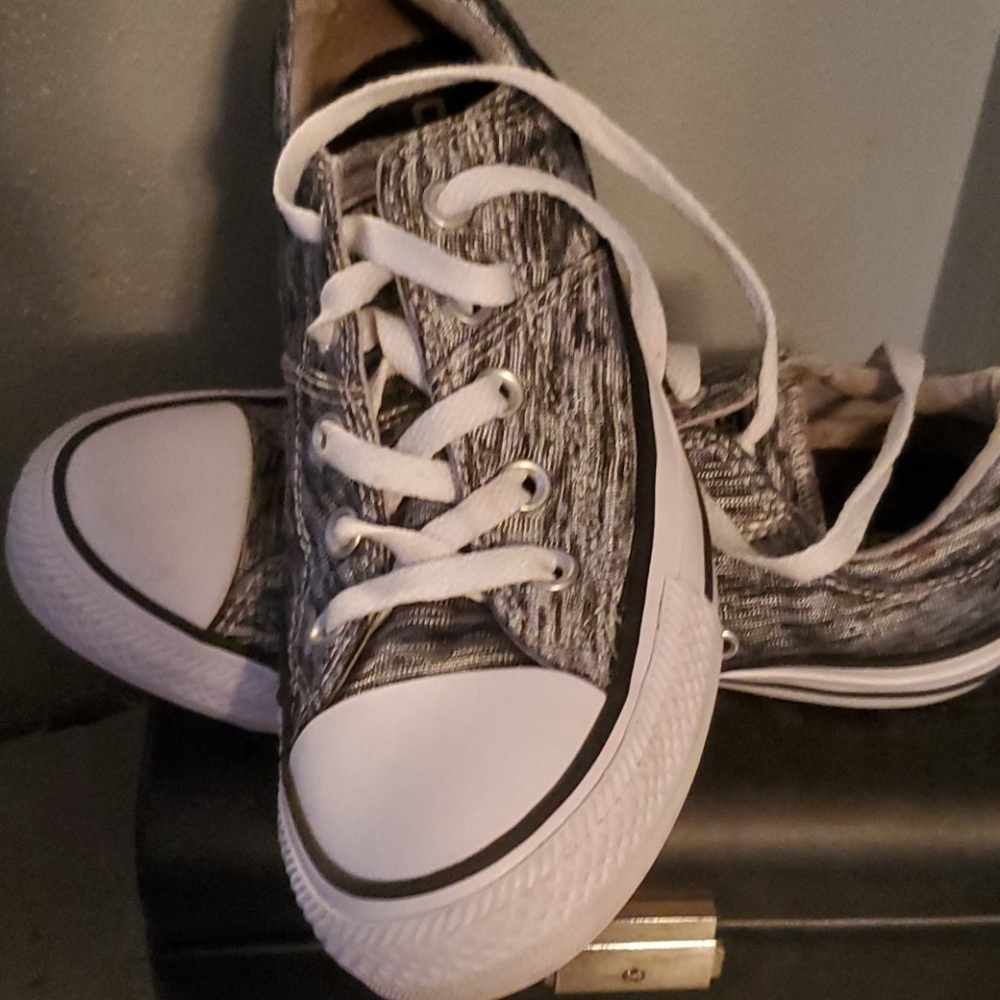 Converse Blk/White Chuck Taylor Sneakers